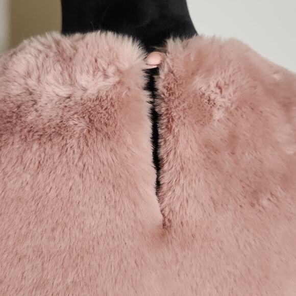 LOVERS + FRIENDS Revolve Teagan Faux Fur Cropped Pink Sweater, Size XS - Picture 10 of 14